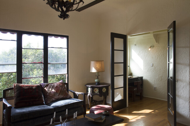 living room / office - 3425 Bellevue Ave
