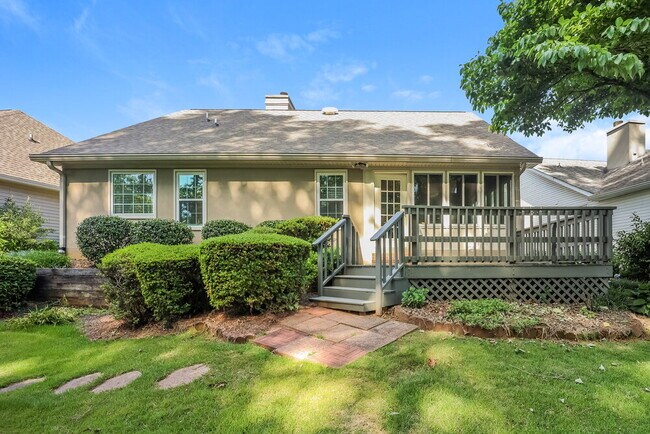 Building Photo - 385 Fairway Ct