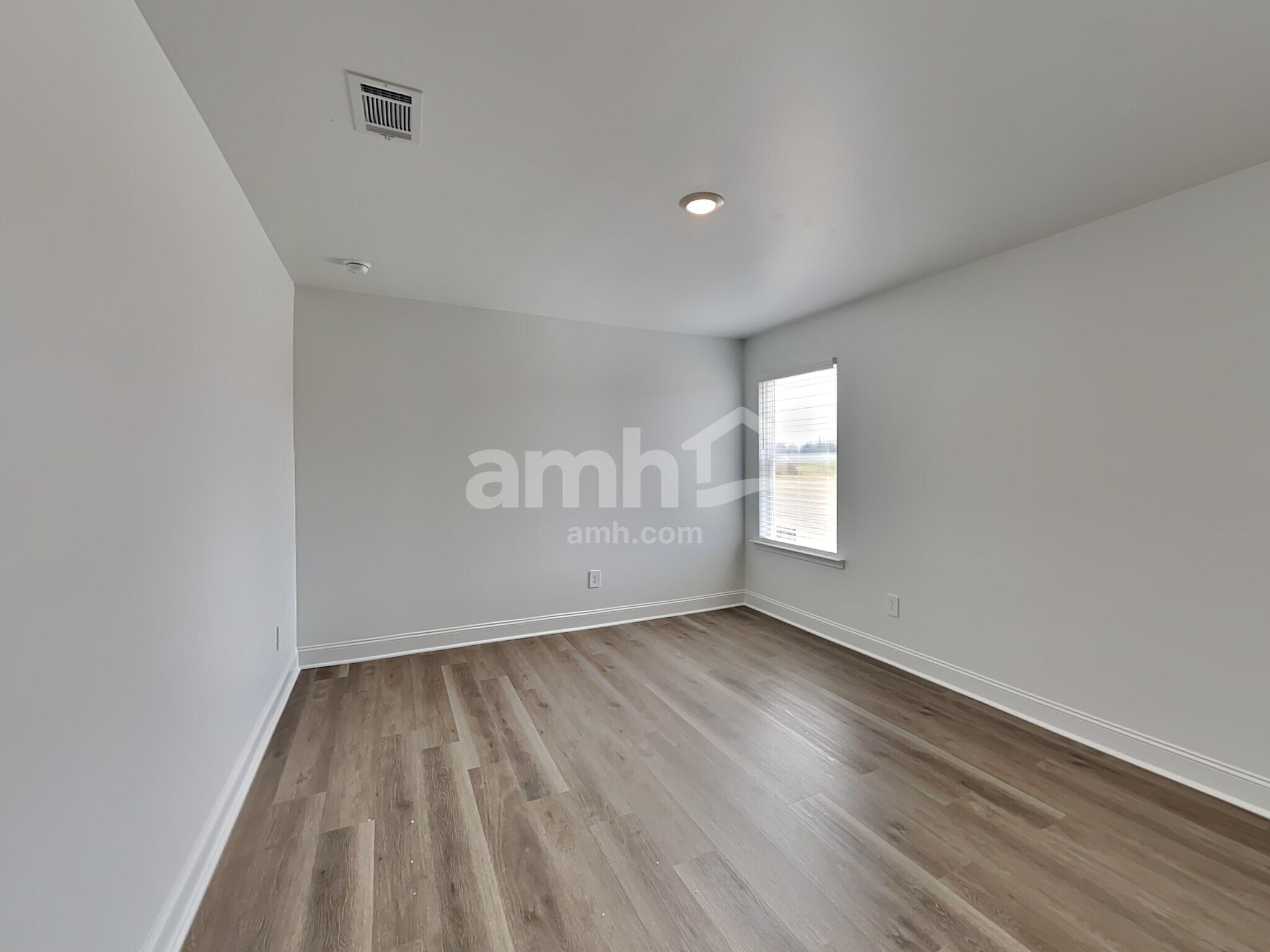 Building Photo - 116 Punderson Dr