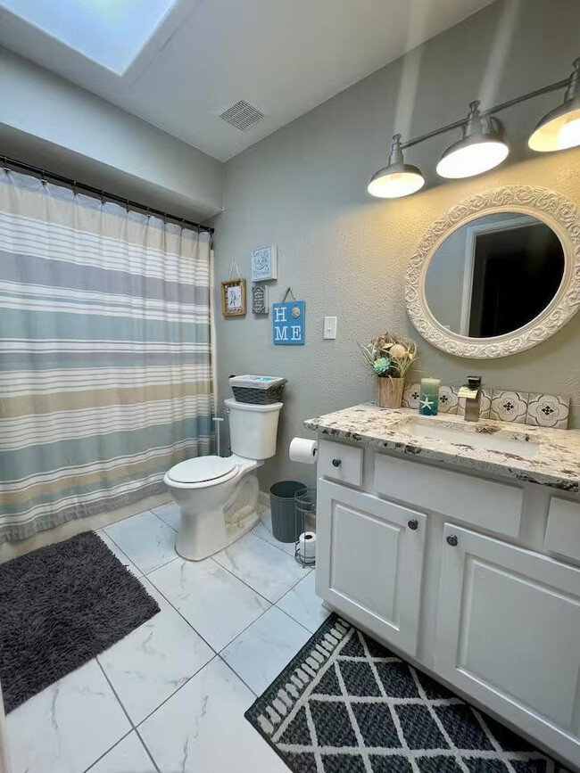Building Photo - 153 Bahia Ln E