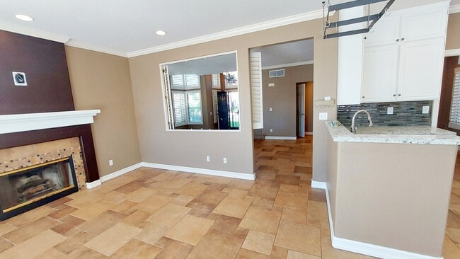 Building Photo - 1569 Avenida Guillermo