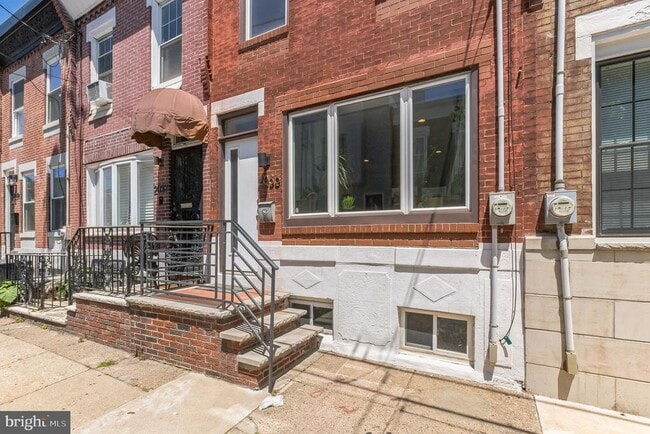 Building Photo - 2035 Mountain St