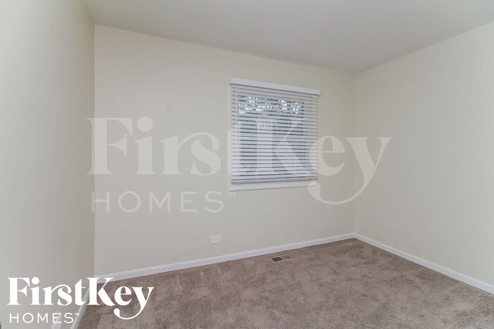 Building Photo - 125 S Orchard Dr