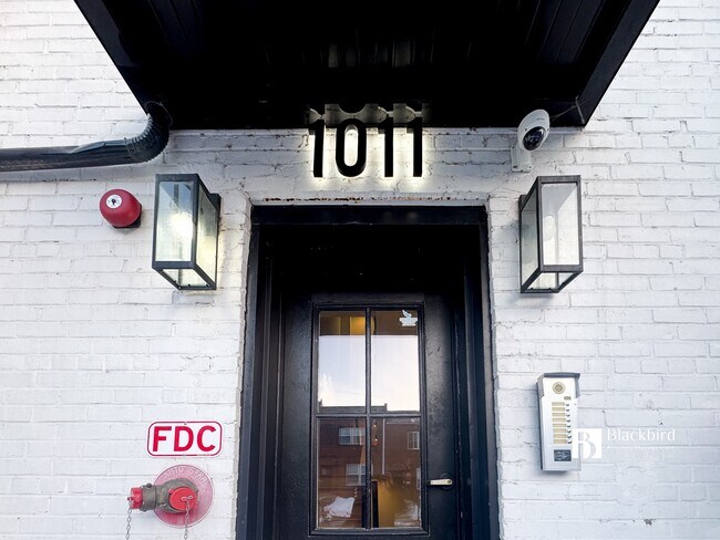 Building Photo - 1011 18th St NE