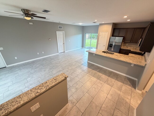 Building Photo - Available now!! Adorable 3 Bedroom / 2 Bathroom Home in Palm Bay!!