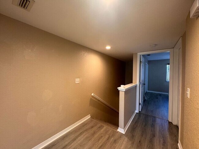 Building Photo - 814 Hidden Harbour Dr