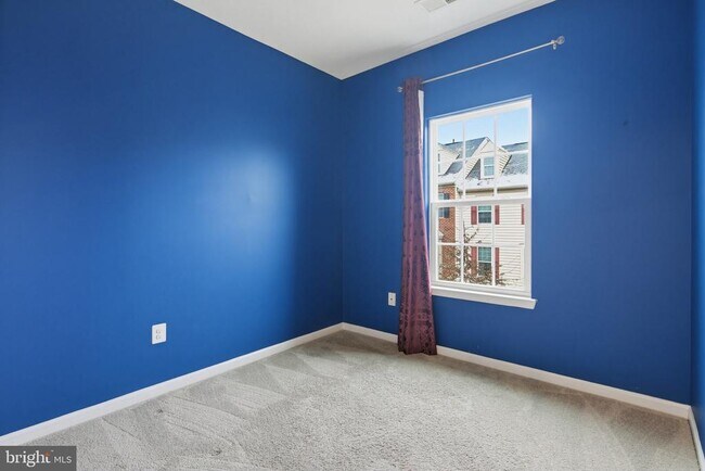 Building Photo - 7408 Wild Honey Way