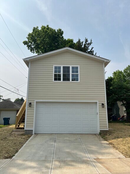 Primary Photo - 4841 N Kenwood Ave