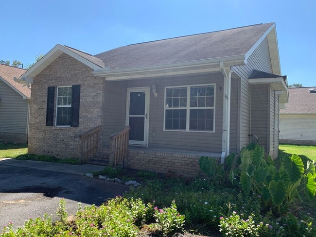 Building Photo - 1731 Snapp Rd