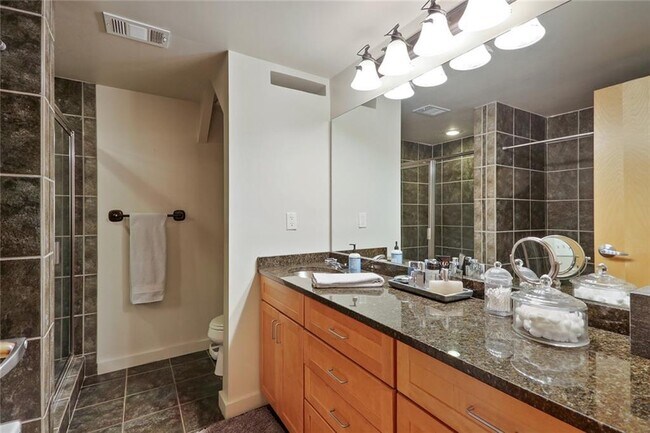 Building Photo - 640 Glen Iris Dr NE