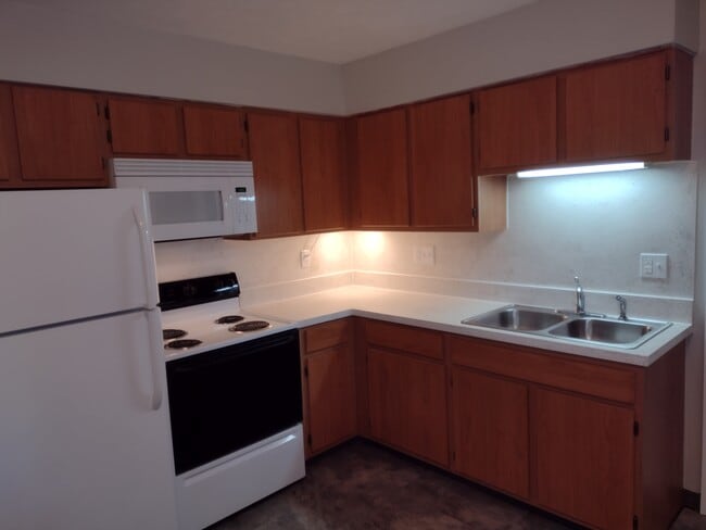 Building Photo - 173 Home St