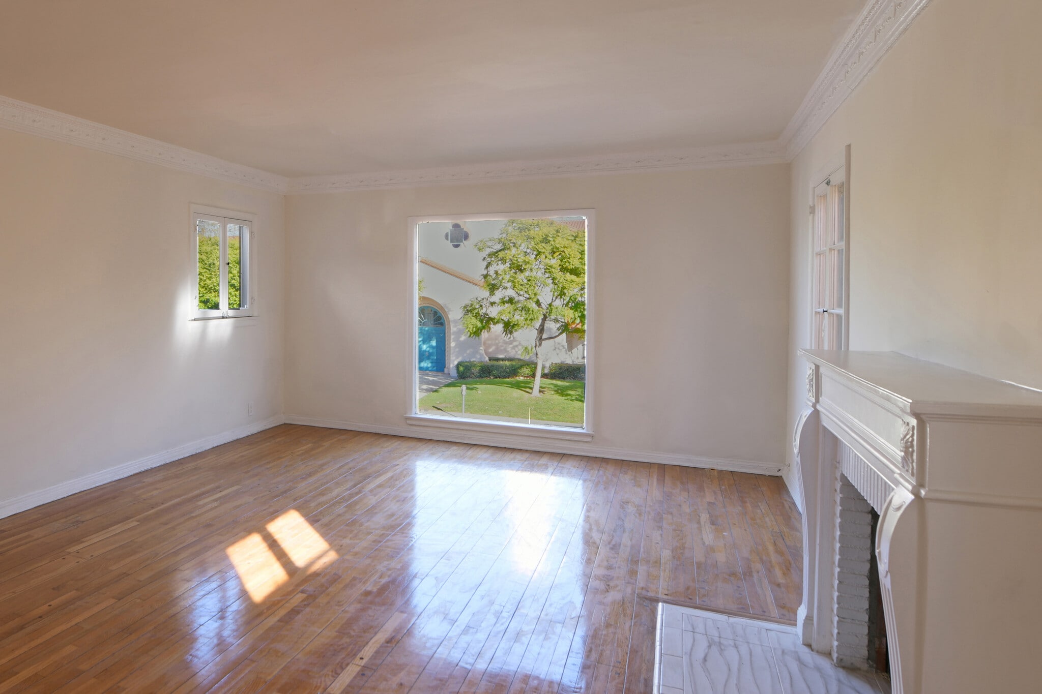 Building Photo - 913 Le Doux Rd