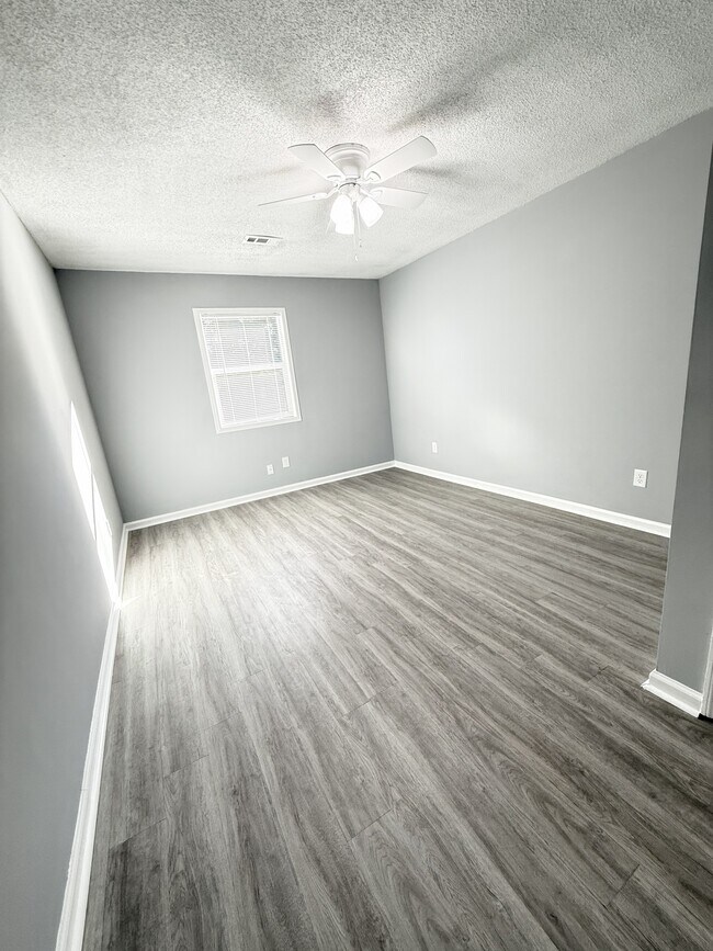 Building Photo - 506 Idlewood Cir