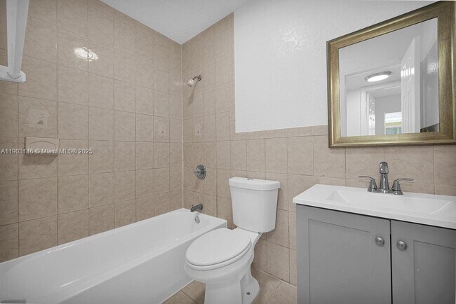 Building Photo - 653 Kathy Ct