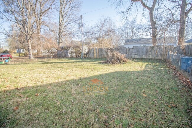 Building Photo - 3 BR HOME ON SOUTHSIDE