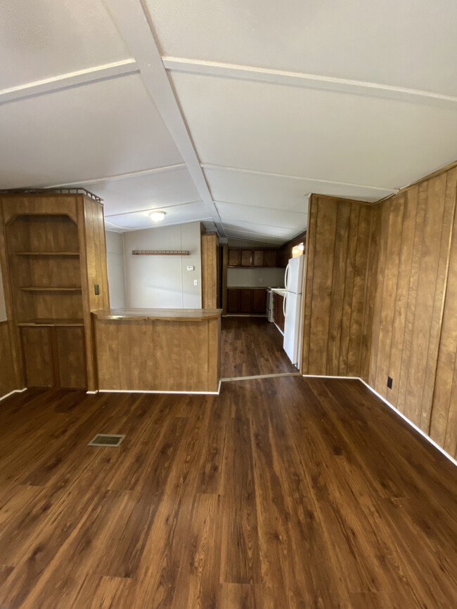 Building Photo - South Dixie Highway Trailer Park