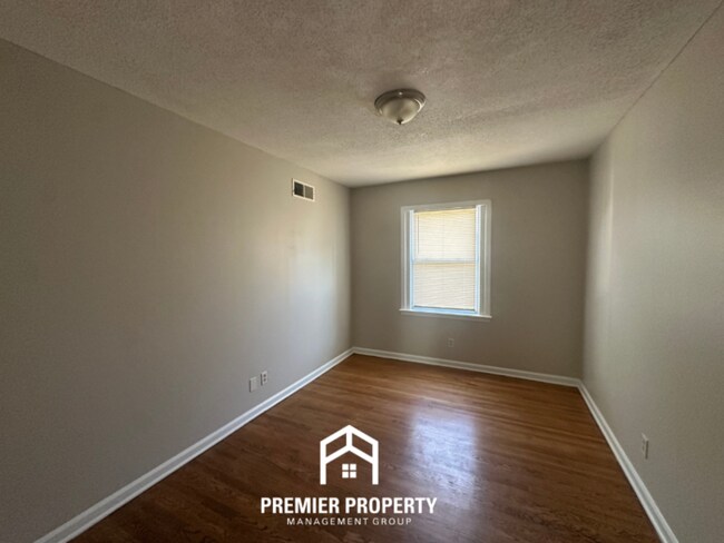 Building Photo - 5218 Fernleaf Ave