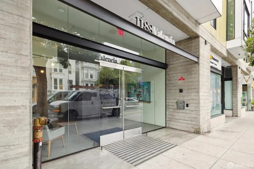 Main Entrance - 1188 Valencia St