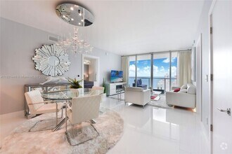 Building Photo - 495 Brickell Ave
