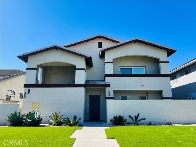 Building Photo - 10805 Pine St