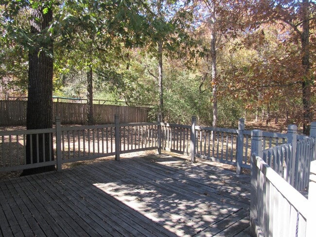Building Photo - Contact Peggy Goodman 501 676 1758