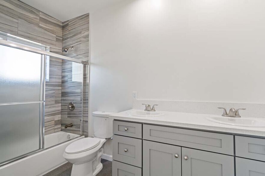 Building Photo - 11808 Hart St