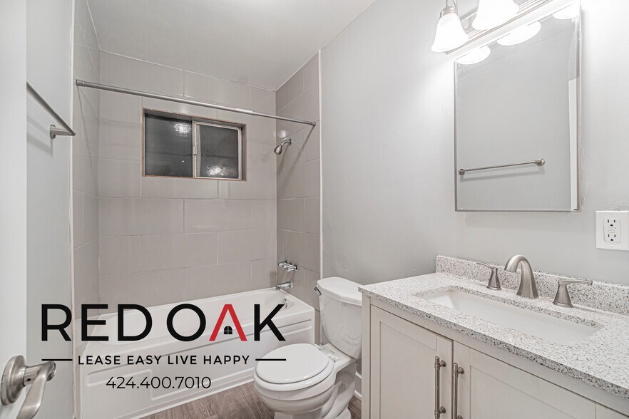 Building Photo - 690 S Riverside Ave