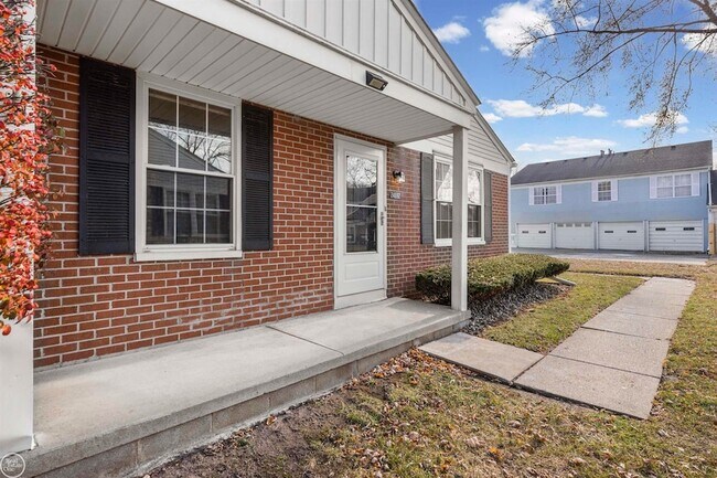 Building Photo - 24692 N Meadow Dr