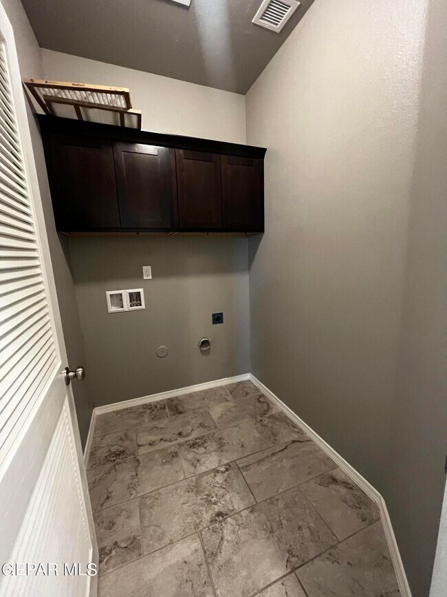 Building Photo - 924 Coyote Melon Dr