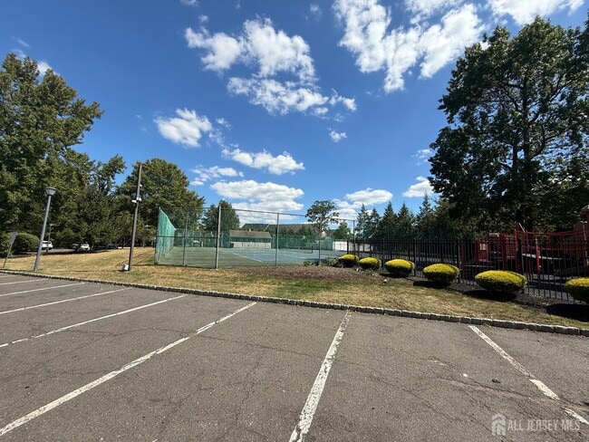 Building Photo - 425 Northam Dr