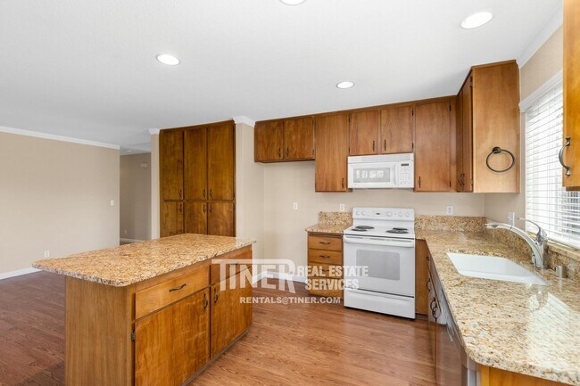 Building Photo - 8052 Phoebe Way