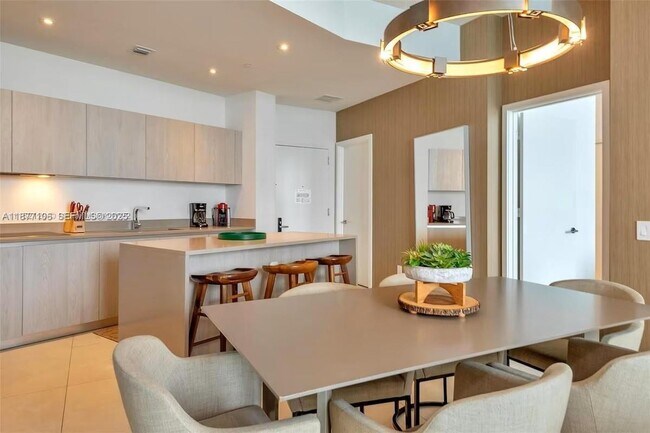 Building Photo - 4111 S Ocean Dr