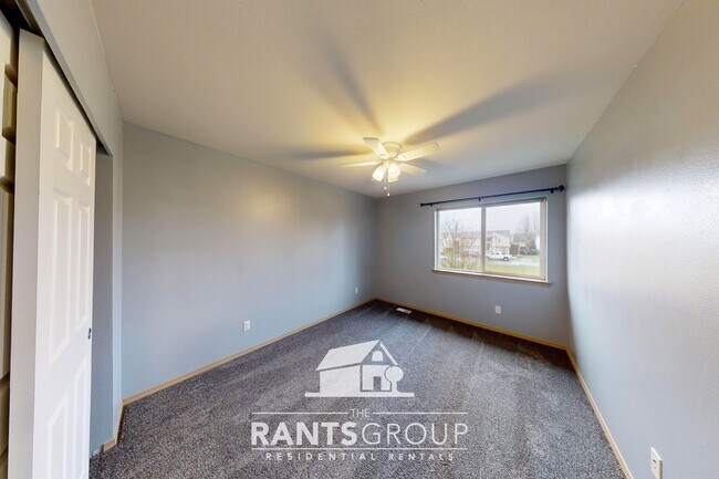 Building Photo - Updated Yelm Home with A/C, Bonus Room, and Fenced Yard!