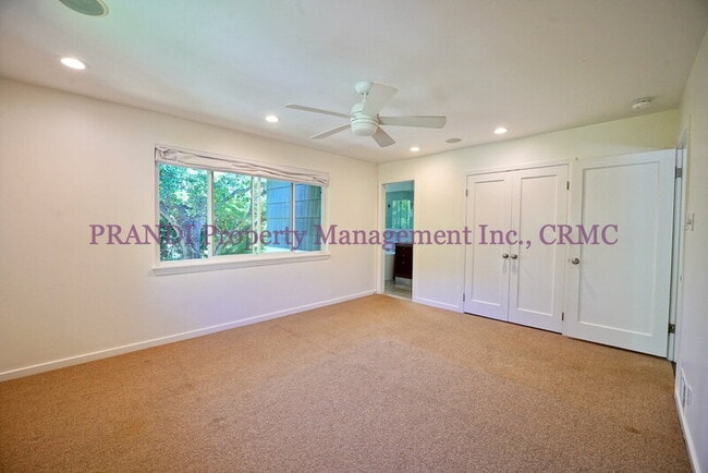 Building Photo - 10 Idalia Ct