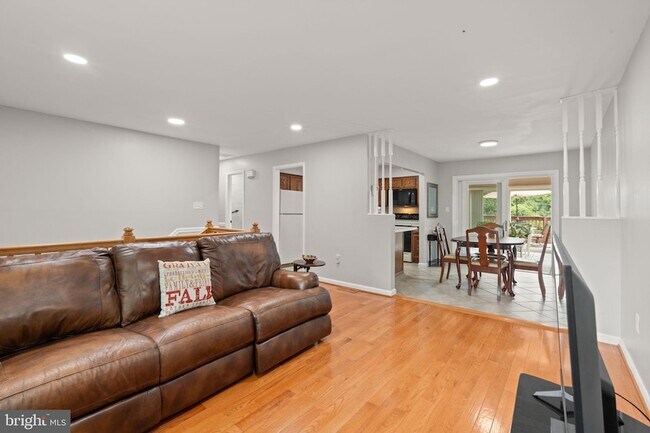 Building Photo - 5590 Neddleton Ave