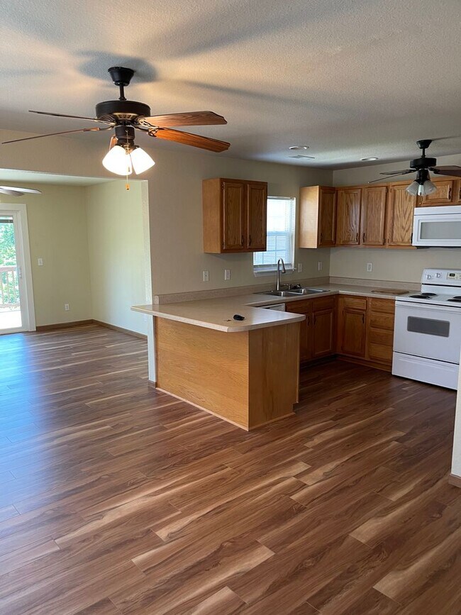 Building Photo - 16858 Hurricane Ln