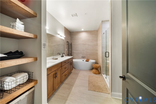 Building Photo - 441 W 7th St