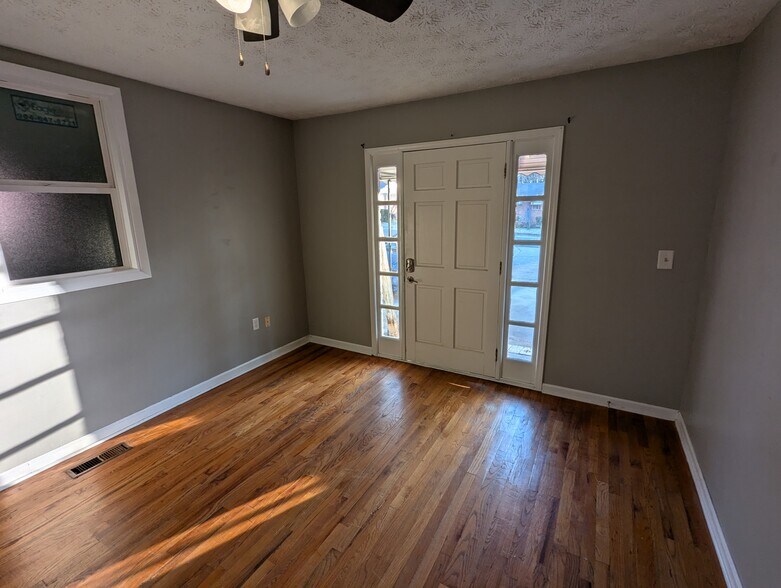 Building Photo - 155 Cone Dr