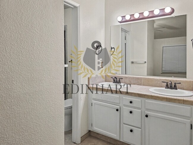 Building Photo - 2282 E Decatur Ave