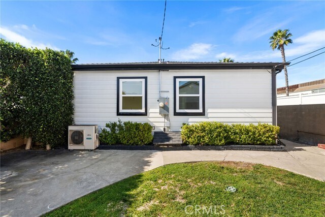 Building Photo - 324 13th St