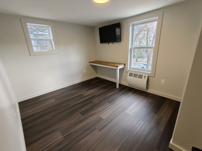 Building Photo - 225 State St