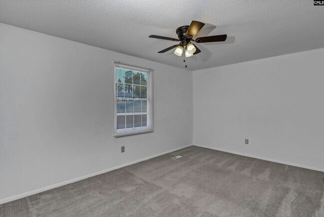 Building Photo - 220 N Donar Dr