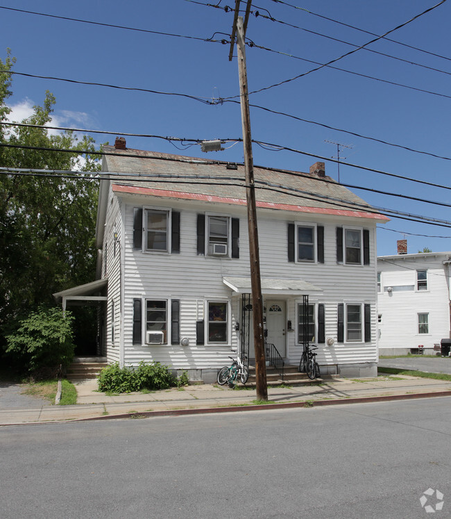 Building Photo - 2-4 Pruyn St