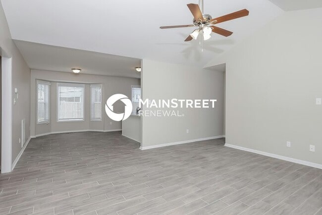 Building Photo - 3 Bedroom Pet-Friendly Home in Zebulon, NC with Main Street Renewal