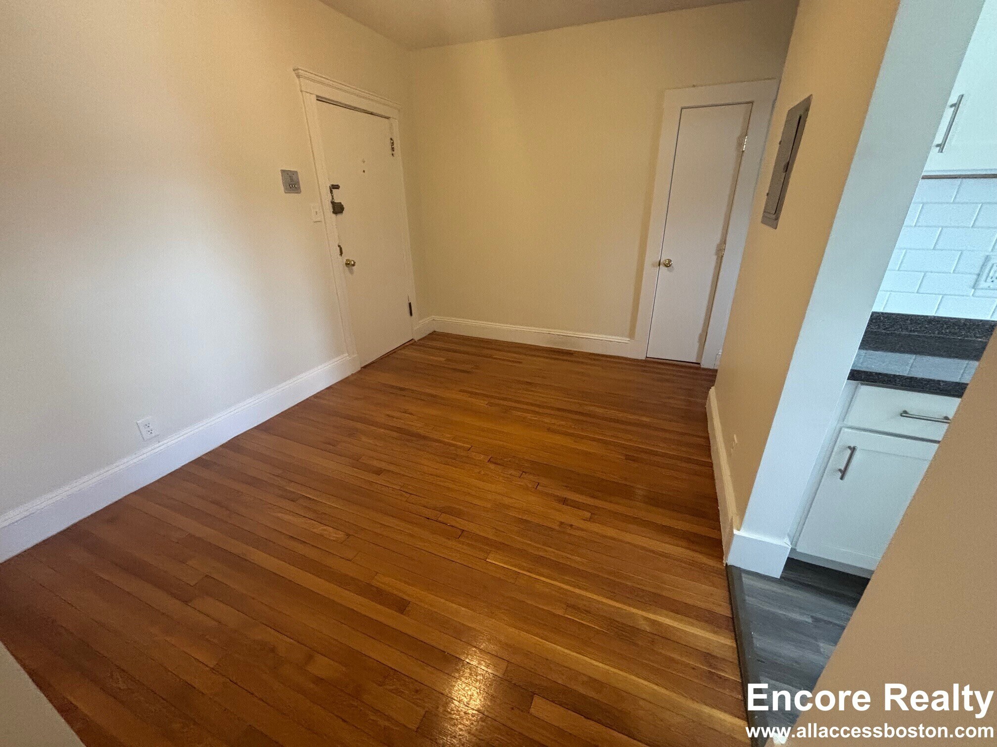 Building Photo - 116 Washington St