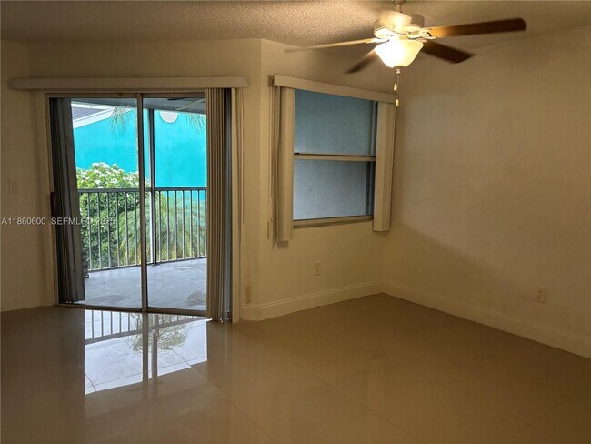 Building Photo - 2662 SE 19th Ct