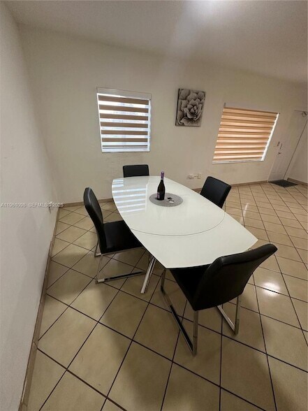 Building Photo - 200 W 53rd Terrace