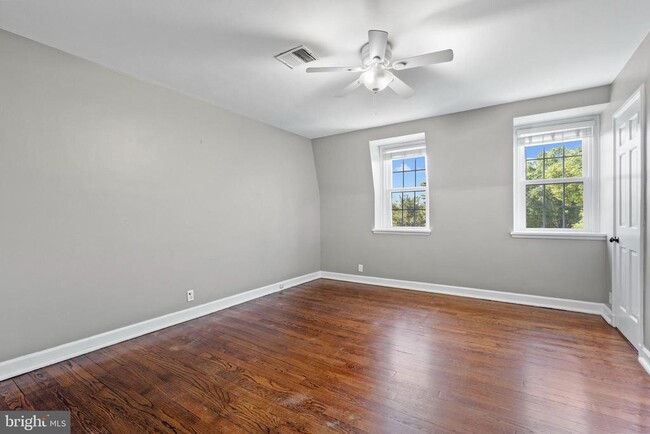 Building Photo - 4676 36th St S