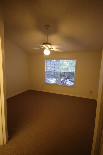 Building Photo - 11355 Stratton Park Dr