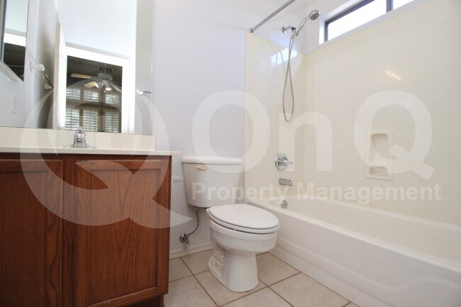 Building Photo - 1445 S Park Grove Cir